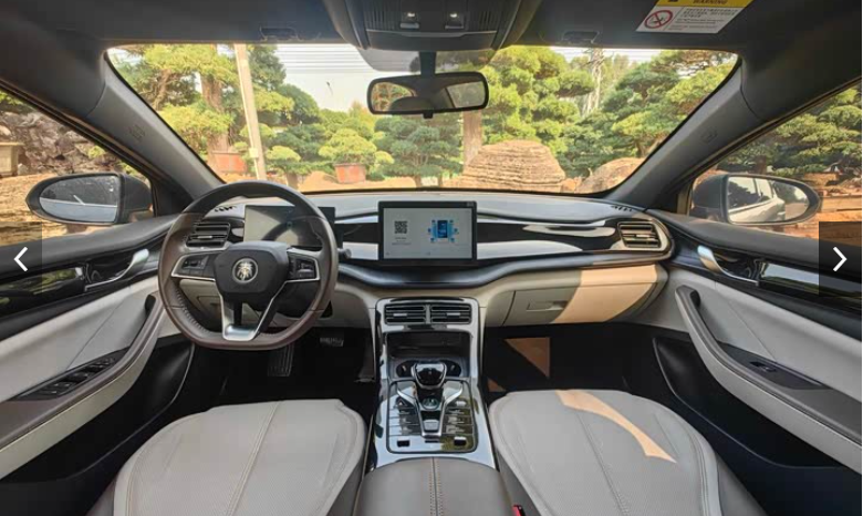 
								2023 BYD Qin PLUS DM-i Plug-in Hybrid Sedan full									